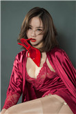 无法触碰的她